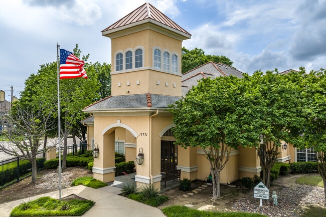 Tuscany at Goldmark Senior Living - 62+ Only in Dallas, TX - Building Photo - Interior Photo