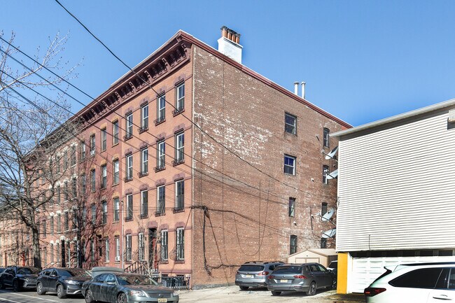 202 7th St in Jersey City, NJ - Foto de edificio - Building Photo