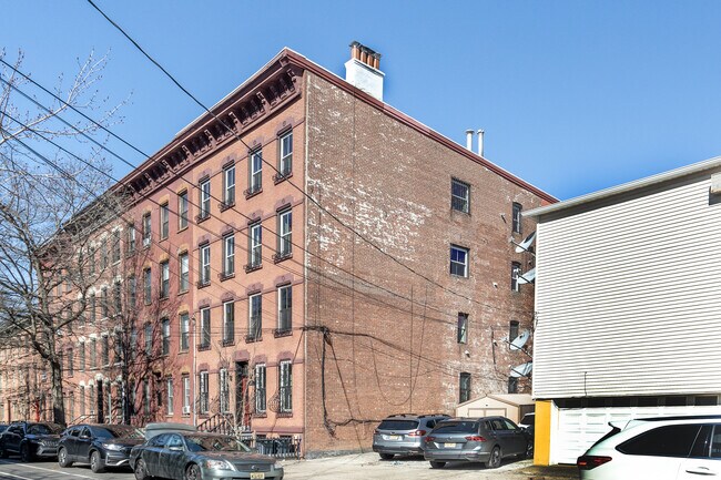 202 7th St in Jersey City, NJ - Building Photo - Building Photo