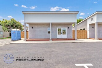 1931 Pomona in Costa Mesa, CA - Foto de edificio - Building Photo