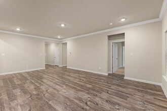 300 Dinner Tree Sq in Huntsville, AL - Building Photo - Building Photo