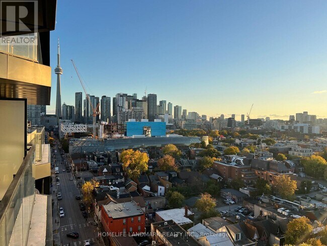 195 McCaul St in Toronto, ON - Building Photo - Building Photo