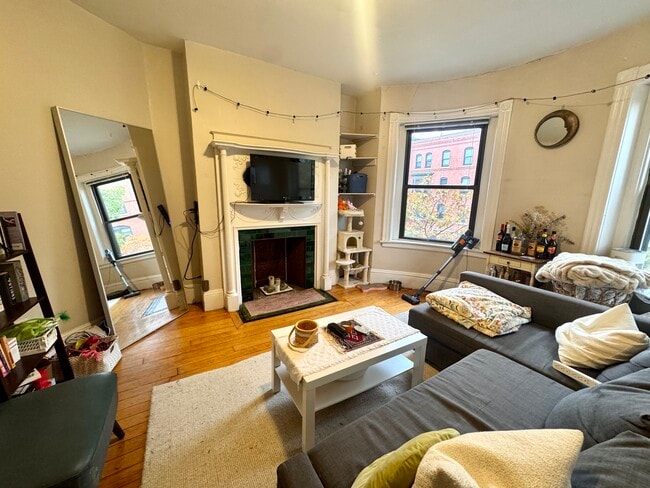 614 Columbus Ave, Unit 5