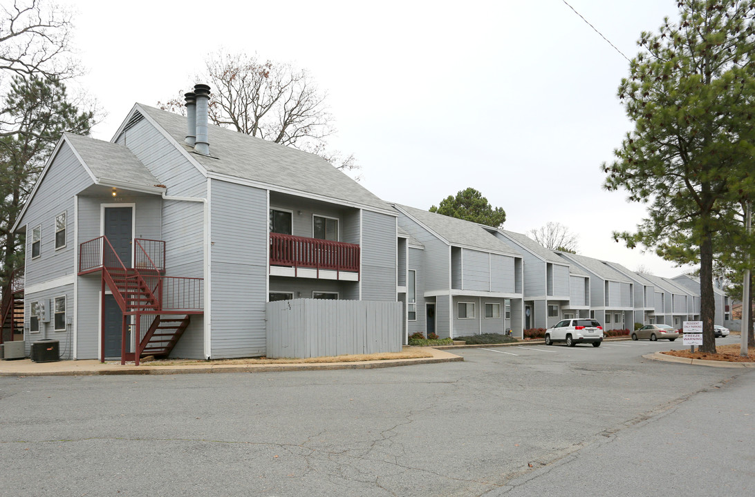 Shadow Oaks in North Little Rock, AR - Building Photo