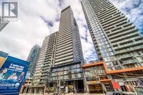 28 Wellesley St E in Toronto, ON - Building Photo - Building Photo