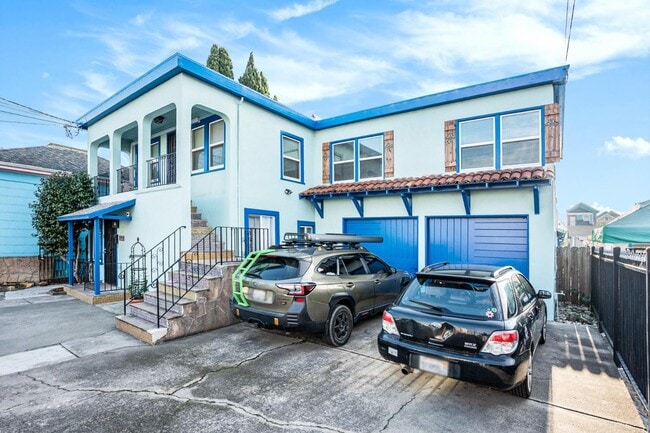 831 E 17th St in Oakland, CA - Building Photo - Building Photo