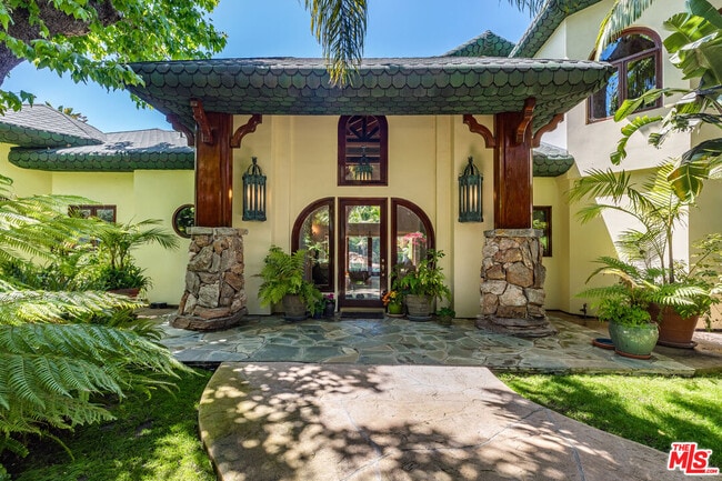 6405 Bonsall Dr in Malibu, CA - Building Photo - Building Photo