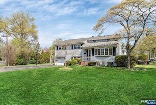 542 Nagle St in Ridgewood, NJ - Building Photo