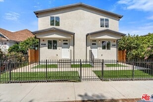 835 E 33rd St in Los Angeles, CA - Building Photo