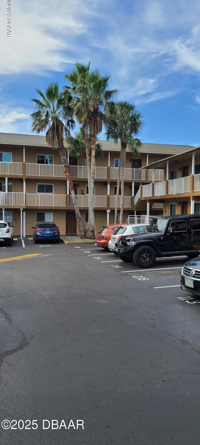 property at 415 N Halifax Ave