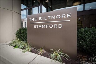 127 Greyrock Pl in Stamford, CT - Building Photo