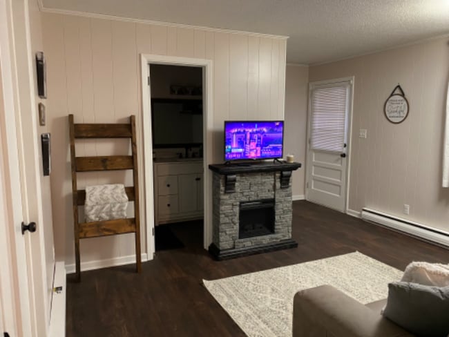 3090 Brandon Rd, Unit C in Morganton, NC - Building Photo - Building Photo