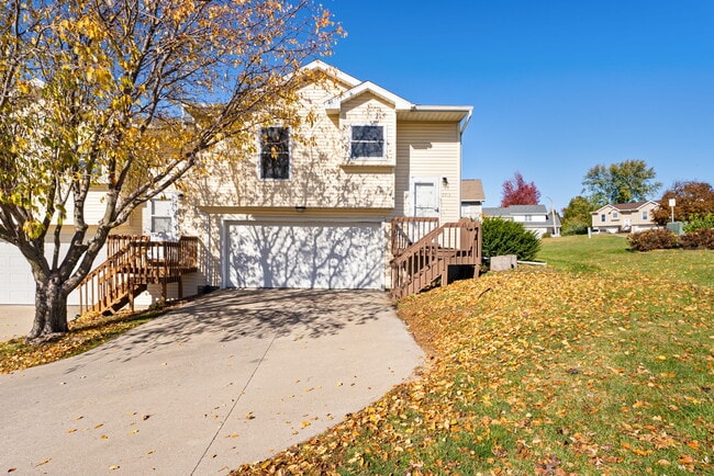 2213 9th St in Coralville, IA - Building Photo - Building Photo