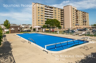 15 Nicklaus Dr in Hamilton, ON - Building Photo - Building Photo