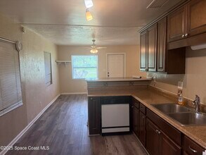 325 Patrick Cir in Melbourne, FL - Building Photo - Building Photo