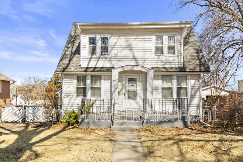 5042 Miami St in Omaha, NE - Foto de edificio