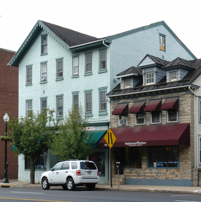 157 W Main St in Bloomsburg, PA - Building Photo - Building Photo