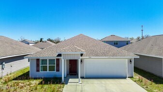 4008 Pioneer Ln. in Callaway, FL - Building Photo