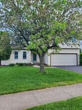 14409 Coachway Dr in Centreville, VA - Building Photo - Building Photo