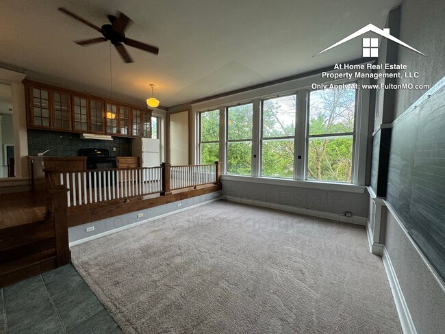 property at 808 Center St