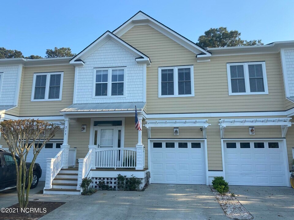 213 River Gate Ln in Wilmington, NC - Building Photo