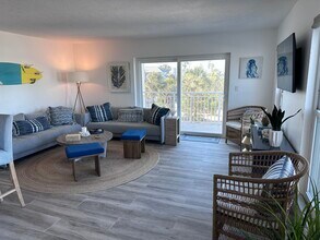 200 1st Ave, Unit 305 in St Pete Beach, FL - Building Photo - Building Photo