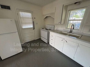 105 N Cemetery St in St. Martinville, LA - Building Photo - Building Photo