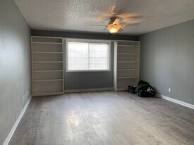 930 A Boston Way in Coralville, IA - Building Photo