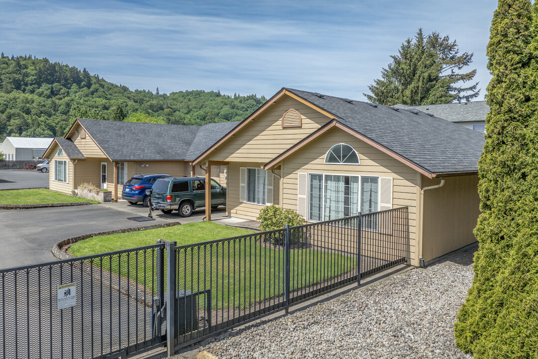 West Wind Commons in Longview, WA - Building Photo