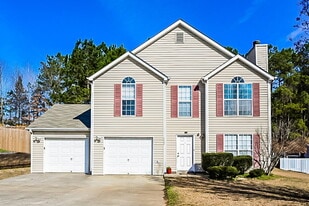 2660 Brenston Dr in Ellenwood, GA - Building Photo