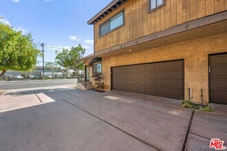 4069 W Rosecrans Ave in Hawthorne, CA - Building Photo - Building Photo