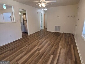 47 W New St in Winder, GA - Building Photo - Building Photo