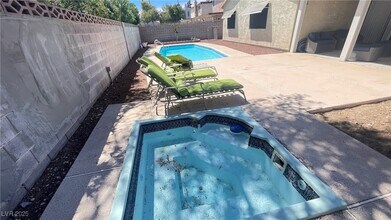 7197 Limestone Rd in Las Vegas, NV - Building Photo - Building Photo