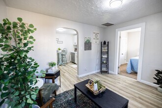 2410 Central Ave in Anderson, IN - Building Photo - Building Photo