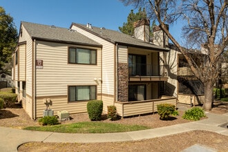 Hidden Creek in Vacaville, CA - Foto de edificio - Building Photo