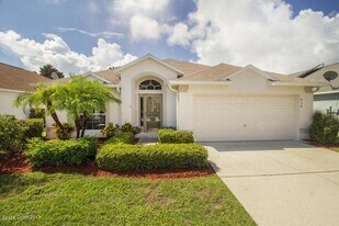 934 Shaw Cir in Melbourne, FL - Building Photo