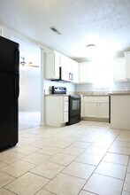 608 W Mount Vernon St, Unit A in Springfield, MO - Building Photo - Building Photo