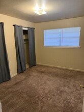 910 W Lennon Dr in Emory, TX - Building Photo - Building Photo