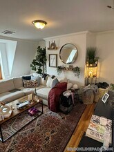 1798 Beacon St, Unit 3 in Brookline, MA - Building Photo - Building Photo