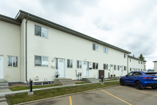 Kerrywood Pointe in Red Deer, AB - Building Photo - Building Photo