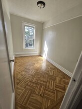 31-16 81st St in Queens, NY - Building Photo - Building Photo