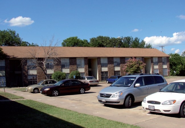 Maple Leaf Apartments in Belton, TX - Foto de edificio - Building Photo