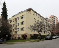 Hatton Manor in Vancouver, BC - Building Photo