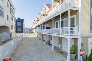 33 Sumner Ave in Seaside Heights, NJ - Building Photo