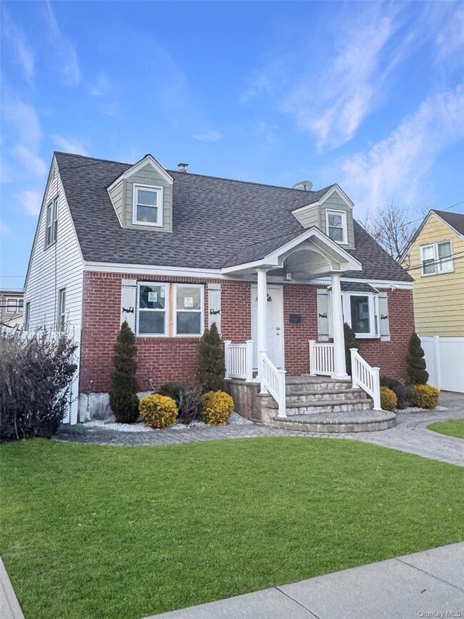 741 Salem Rd in Uniondale, NY - Building Photo - Building Photo