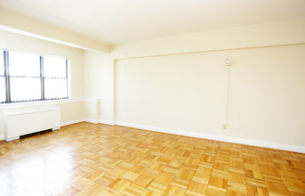 215 C Street Apartments in Washington, DC - Building Photo - Interior Photo