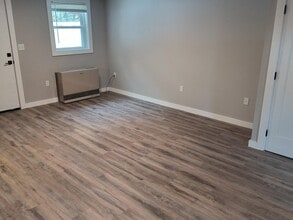 143 E Main St in Warner, NH - Building Photo - Building Photo