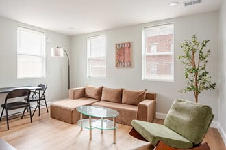 1816 S 9th St in Philadelphia, PA - Foto de edificio - Building Photo