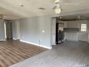 2105 Reservoir Ave in Trumbull, CT - Building Photo - Building Photo