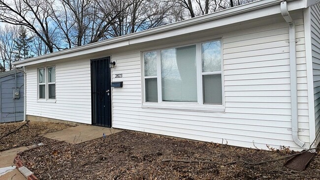 property at 2823 Meadowlark Ave